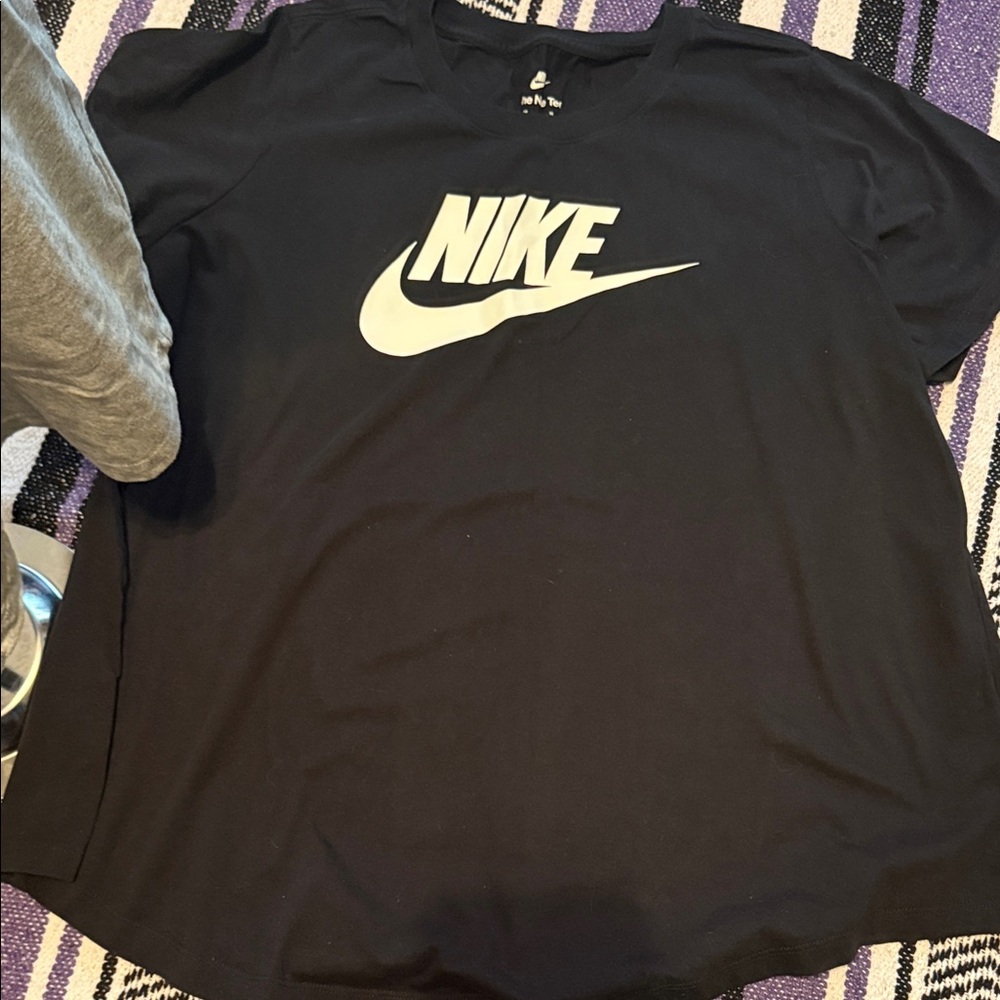 2/$25 Nike woman’s Heather Gray Tee with Black Logo size 1X NWT set of 2 - Picture 5 of 5
